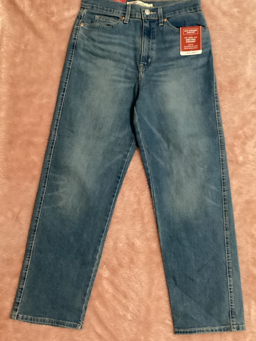Women’s Levi’s Jeans - Picture 4 of 5